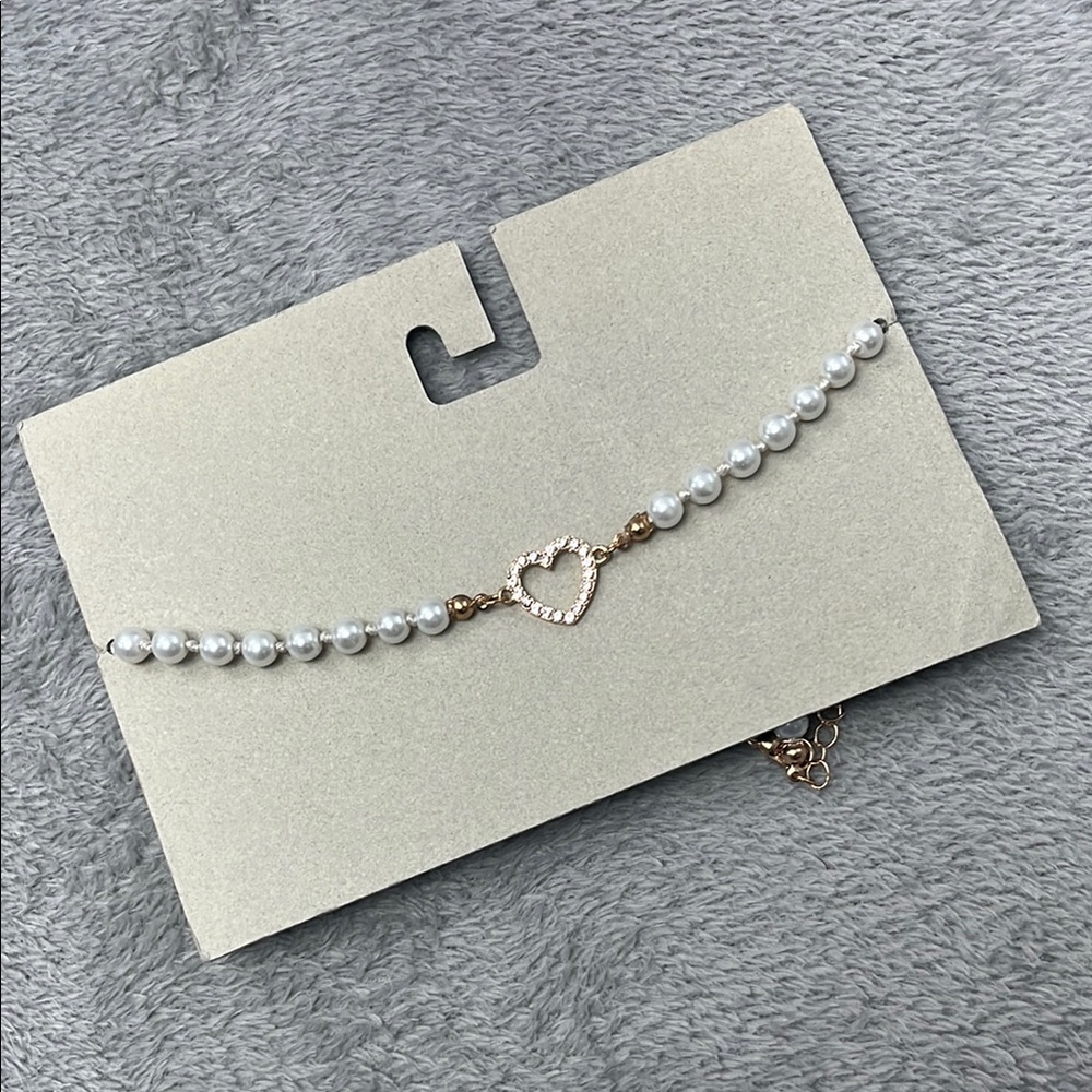 NEW Urban Outfitters Elegant Pearl and Gold Heart Necklace Fashion Jewelry